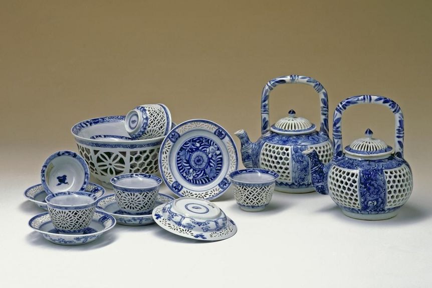photo: Staatliche Schlösser und Gärten Baden-Württemberg, Urheber unbekannt A Loukong tea set from Sibylla Augusta’s porcelain collection, Favorite Palace