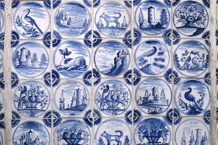 photo: Staatliche Schlösser und Gärten Baden-Württemberg, Andrea Rachele Delft-style tiles in the sala terrena, Rastatt Favorite Palace